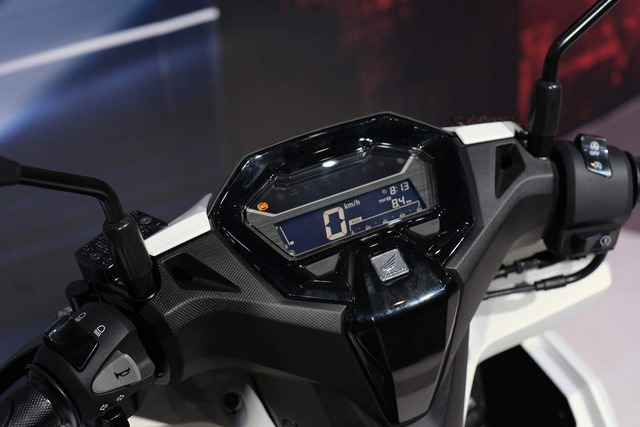 Ảnh thực tế Honda Vario 2022 vừa ra mắt: Làm khó Yamaha NVX, nhiều nâng cấp, sớm được đại lý tư nhân đưa về Việt Nam - Ảnh 7.