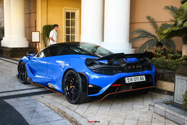 Siêu xe tiền tỷ đua nhau đổ ra đường du xuân: CEO nhà thuốc lái Ferrari mui trần, đại gia lan đột biến xuất hiện cùng McLaren - Ảnh 12.