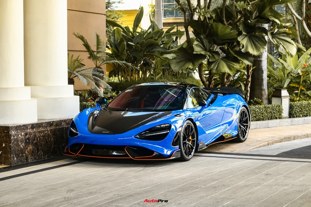 Siêu xe tiền tỷ đua nhau đổ ra đường du xuân: CEO nhà thuốc lái Ferrari mui trần, đại gia lan đột biến xuất hiện cùng McLaren - Ảnh 11.