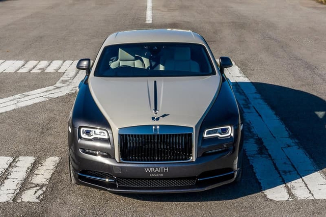 Một trong 50 chiếc Rolls-Royce Wraith phiên bản bay xuyên đại dương cập bến Việt Nam sau hơn 2 năm được chào hàng - Ảnh 2.
