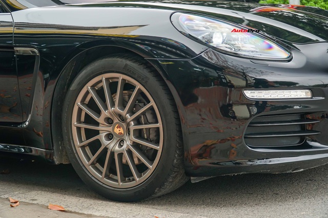 Ngỡ tưởng Porsche Panamera đập hộp giá chỉ hơn 2 tỷ, soi kỹ mới biết được lí do phía sau - Ảnh 2.