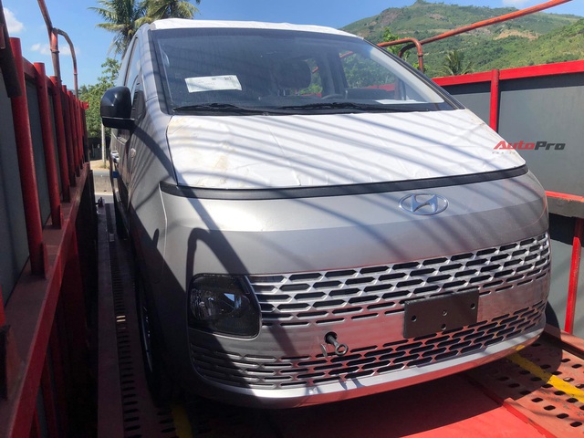 MPV bí ẩn Hyundai Staria 2022 lại xuất hiện tại Việt Nam, đơn vị vận chuyển giải đáp điều mà nhiều người thắc mắc - Ảnh 3.