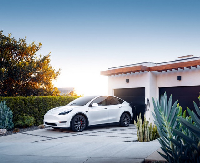 Tesla bán mỗi ngày hơn 3.400 xe trong đầu năm 2022 dù giá xe ngày càng tăng - Ảnh 1.