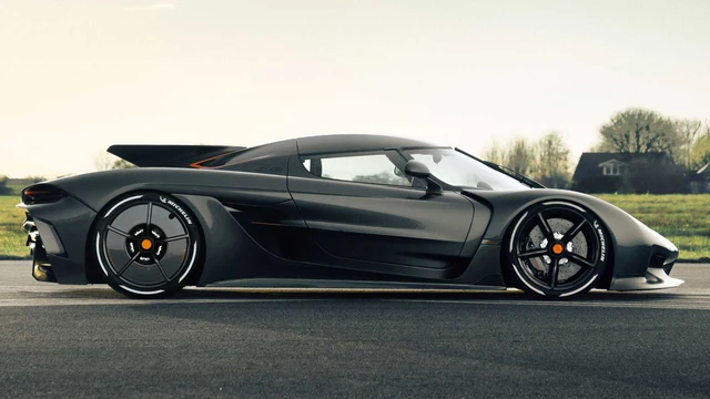 Koenigsegg Jesko Absolut khởi động thử nghiệm, được kỳ vọng thiết lập kỷ lục 531km/h - Ảnh 3. Koenigsegg Jesko Absolut khởi động thử nghiệm, được kỳ vọng thiết lập kỷ lục 531km/h - Ảnh 3.