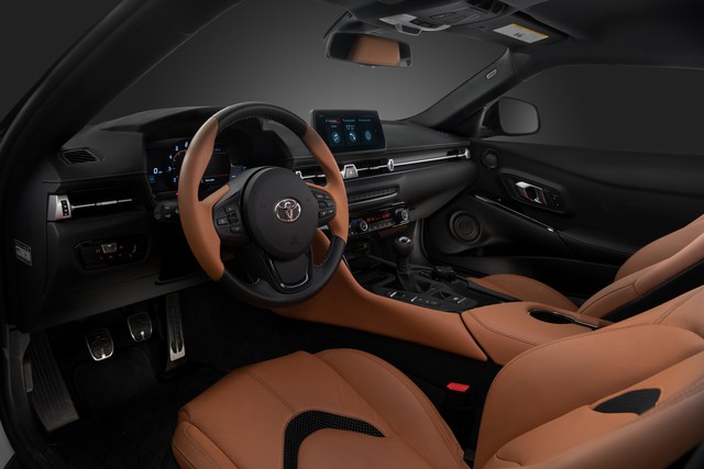 Toyota GR Supra chính thức giống đàn em Vios vì... có bản số sàn - Ảnh 9. Toyota GR Supra chính thức giống đàn em Vios vì... có bản số sàn - Ảnh 9.