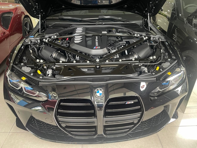BMW M3 2022 đầu tiên về Việt Nam: Hàng hiệu cho dân chơi dám bỏ vài tỷ đồng để mua xe số sàn - Ảnh 6. BMW M3 2022 đầu tiên về Việt Nam: Hàng hiệu cho dân chơi dám bỏ vài tỷ đồng để mua xe số sàn - Ảnh 6.