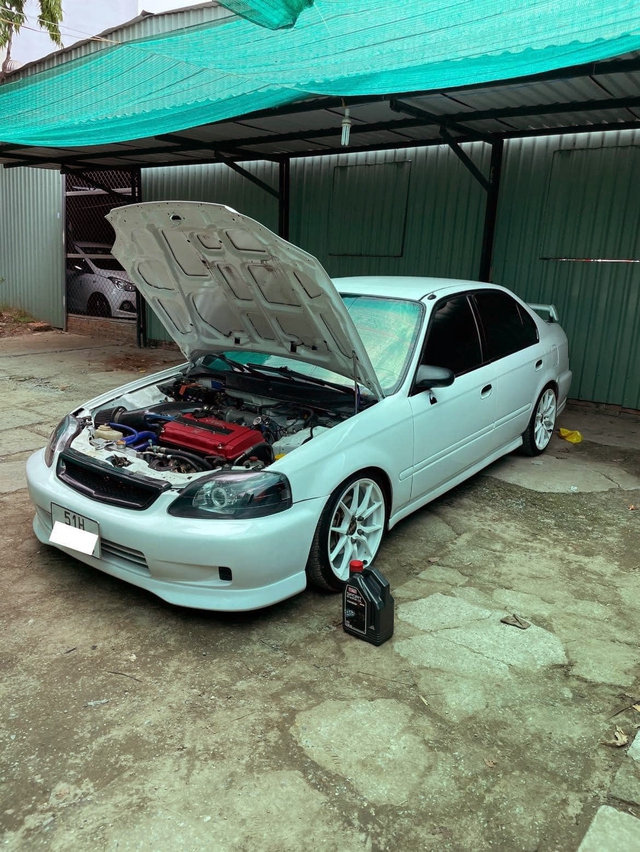 20 năm tuổi, Honda Civic ‘kịch độc’ có giá bán gần 700 triệu đồng - Ảnh 2. 20 năm tuổi, Honda Civic ‘kịch độc’ có giá bán gần 700 triệu đồng - Ảnh 2.