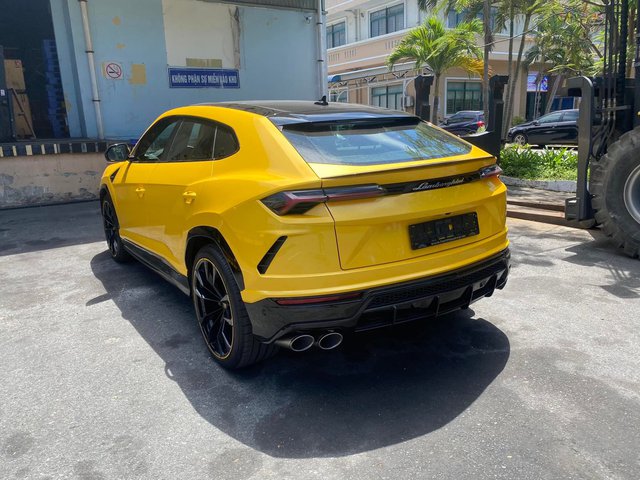 Lamborghini Urus độ độc quyền đầu tiên về Việt Nam - Lựa chọn mới cho giới nhà giàu không thích đụng hàng - Ảnh 2.