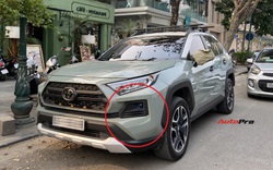 Toyota RAV4 giá 2,4 tỷ đồng hàng độc tại Việt Nam lộ diện với chi tiết lạ ở phía trước